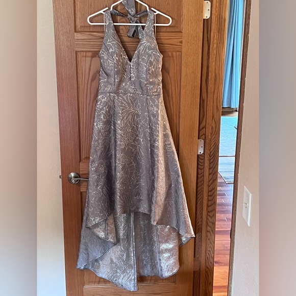 Halston Hi-Low Silver Dress / Mother or Bride/Groom Size 6 - Picture 3 of 12